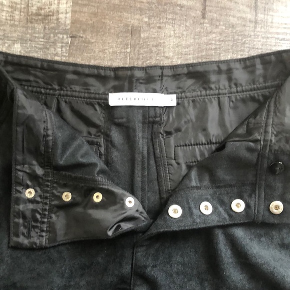 Reference black suede high waisted shorts medium - Picture 2 of 4